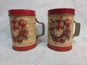 lot 1746 image: Music Christmas Salt and Pepper Shakers
