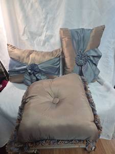 lot 1775 image: Decorative Large Throw Pillows with Blue Sash