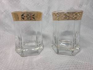 lot 1809 image: Gold Rimmed Hexagonal Glass Tumblers