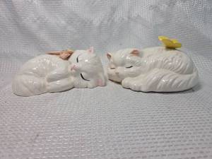 lot 1849 image: White Ceramic Sleeping Kittens with Yellow Butterfly