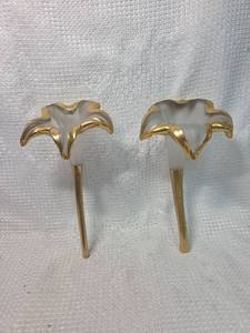 lot 1861 image: Gold Trimmed Frosted Glass Flower Stems
