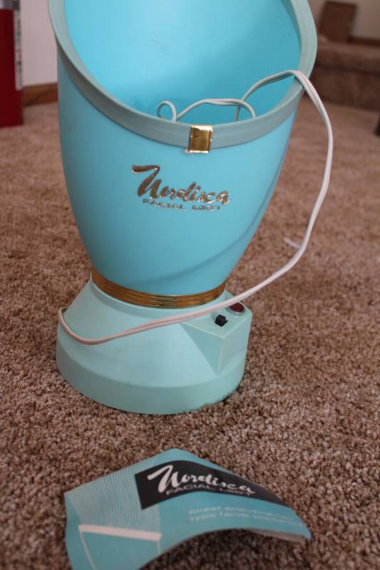 lot 2006 image: Vintage Nordicsa Facial Mist - Great Salon Dcor