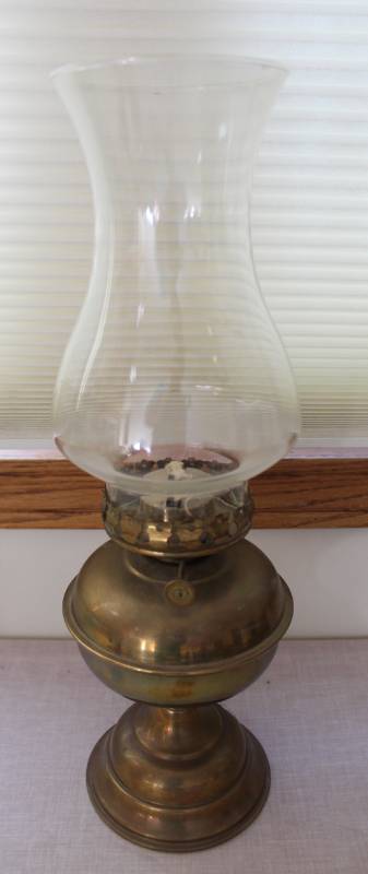 lot 2010 image: Oil Lamp