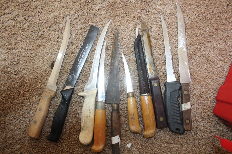 lot 2011 image: 10 Filet Knives