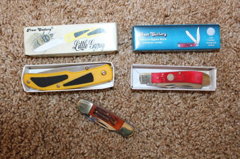 lot 2014 image: 3 Pocket Knives