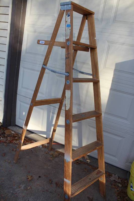 lot 2027 image: 6 Foot Wood Step Ladder