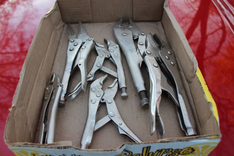 lot 2036 image: 6 Locking Pliers