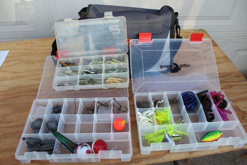 lot 2038 image: Fishing tackle