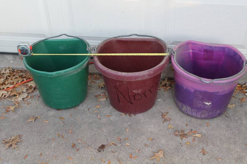 lot 2047 image: Lot of 3 Feed Buckets