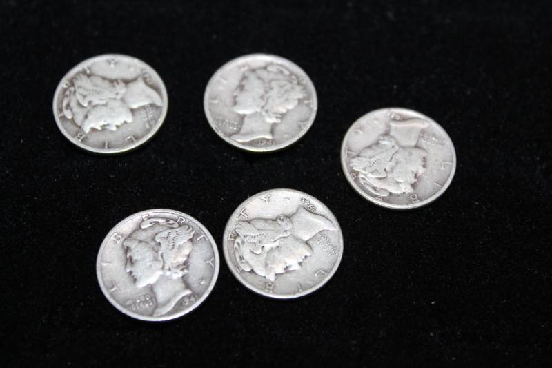 lot 2057 image: 5 Mercury Dimes - 90% Silver