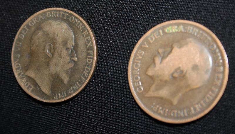 lot 2060 image: 2 British Pennies