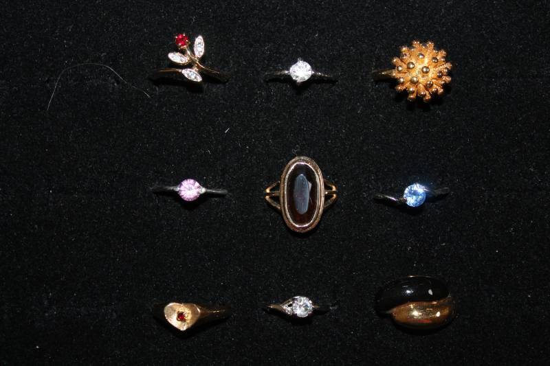 lot 2066 image: 9 Rings