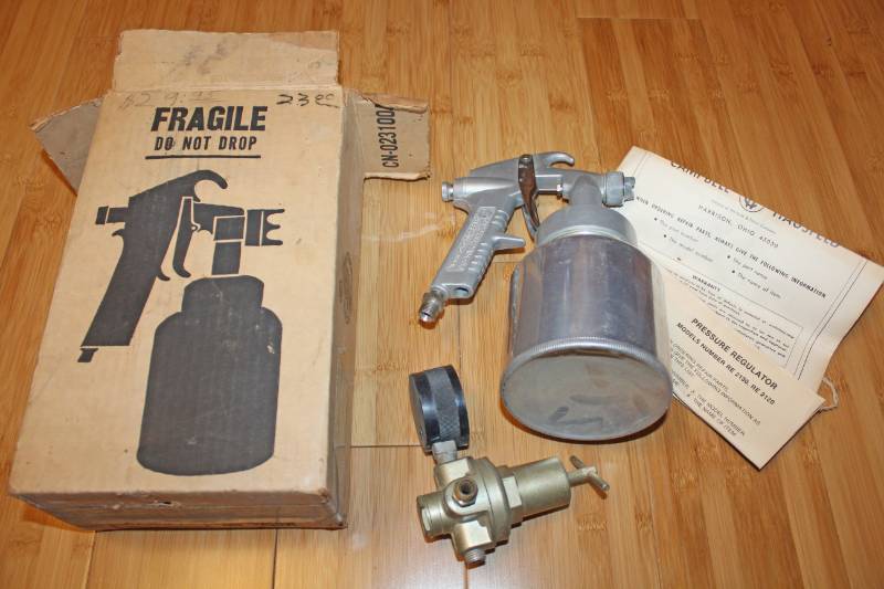 lot 2092 image: Campbell Hausfield Paint Sprayer and Regulator.
