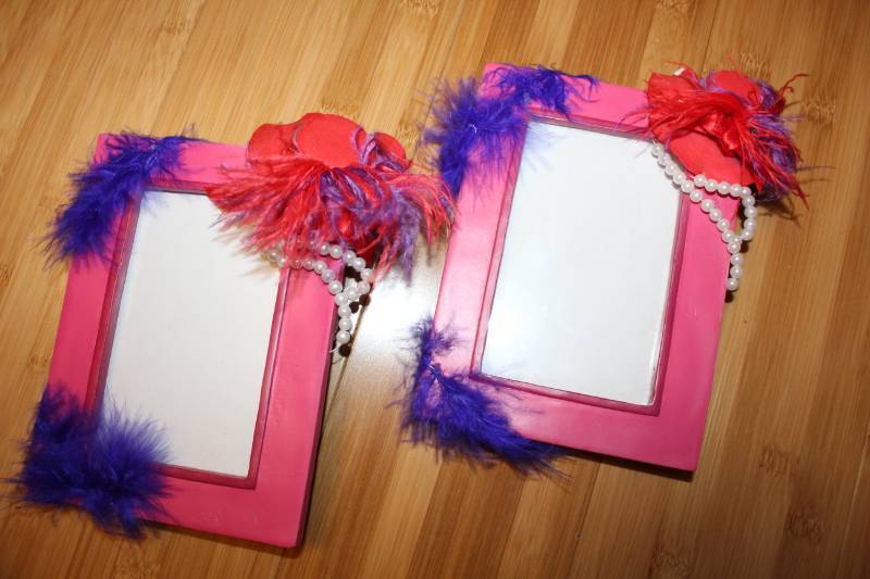lot 2095 image: Lot of 8 Decorative Picture Frames New