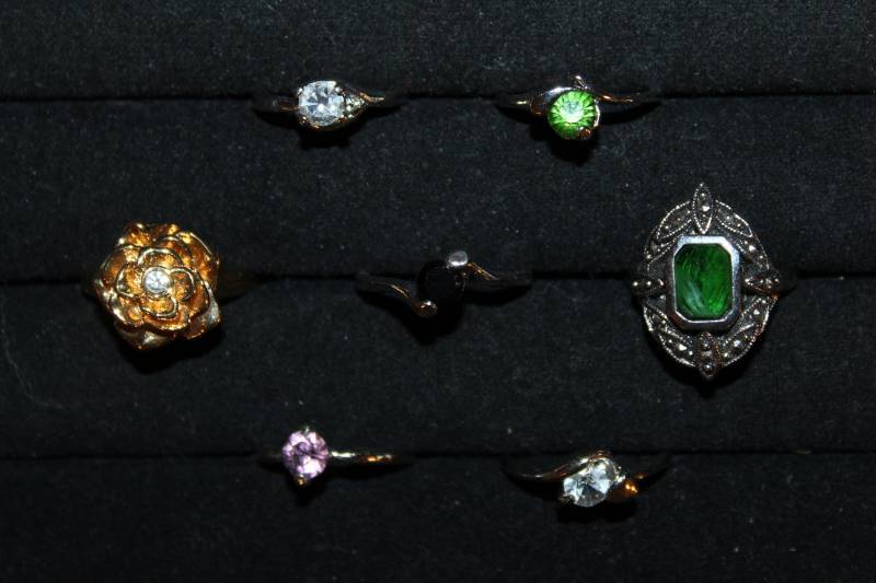 lot 2107 image: Lot of 7 Rings