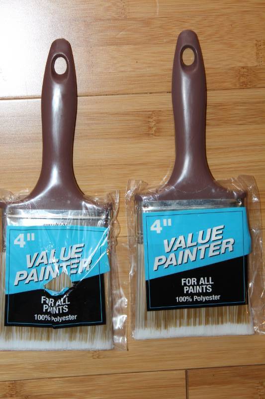 lot 2129 image: 2 Paint Brushes