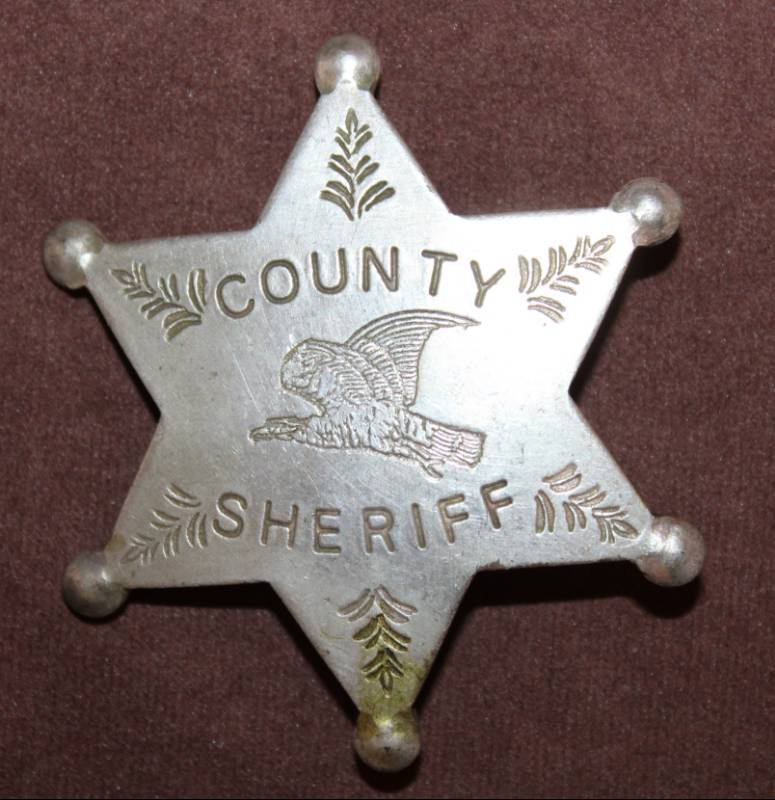 lot 1901 image: County Sheriffs Badge