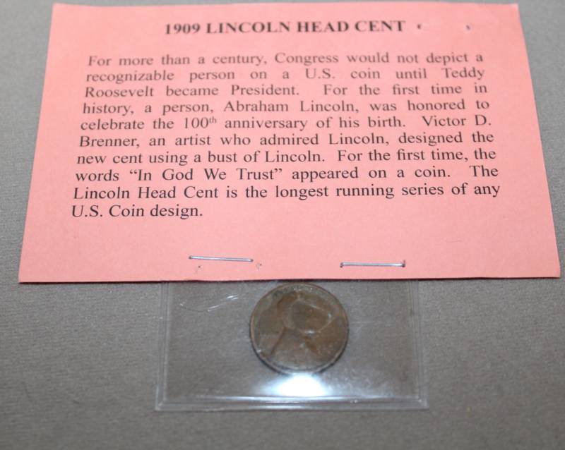 lot 1910 image: Lincoln Head Penny - In a Package