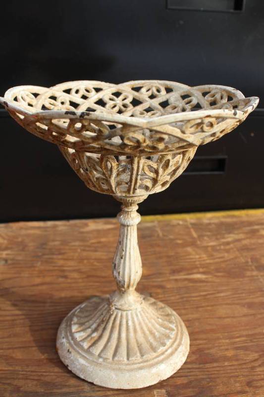 lot 1921 image: Cast Iron Plant Stand - Approximately 12 Inches Tall - Very Pretty