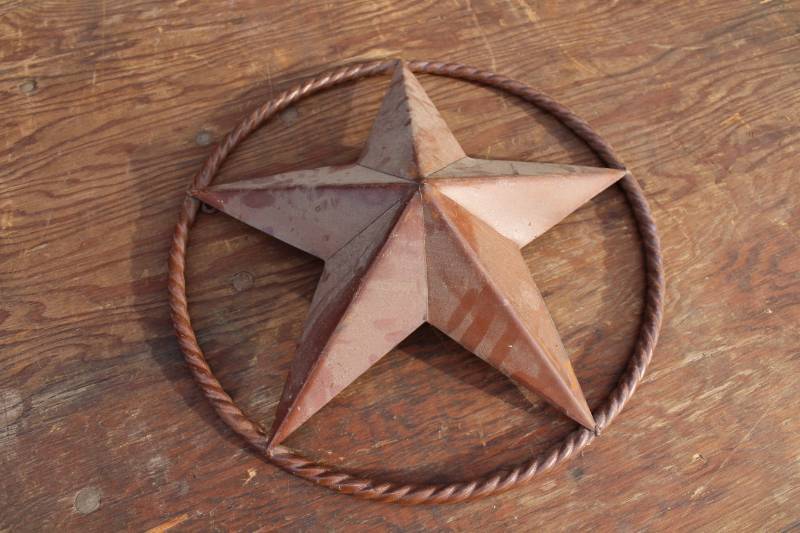 lot 1927 image: Star and Circle Decor - Approximately 15 in Diameter