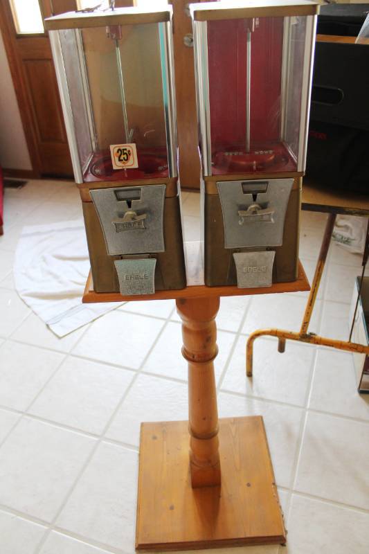 lot 1975 image: Dual Gum Ball Machine on a Stand w keys