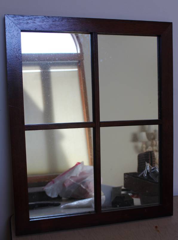 lot 1976 image: Wall Mirror