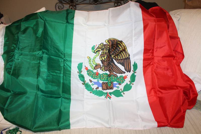 lot 2166 image: Mexico Flag----5 foot