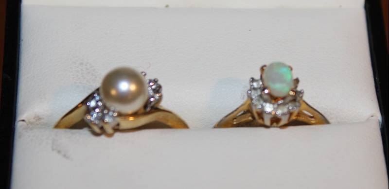 lot 2167 image: Lot of 2 Rings