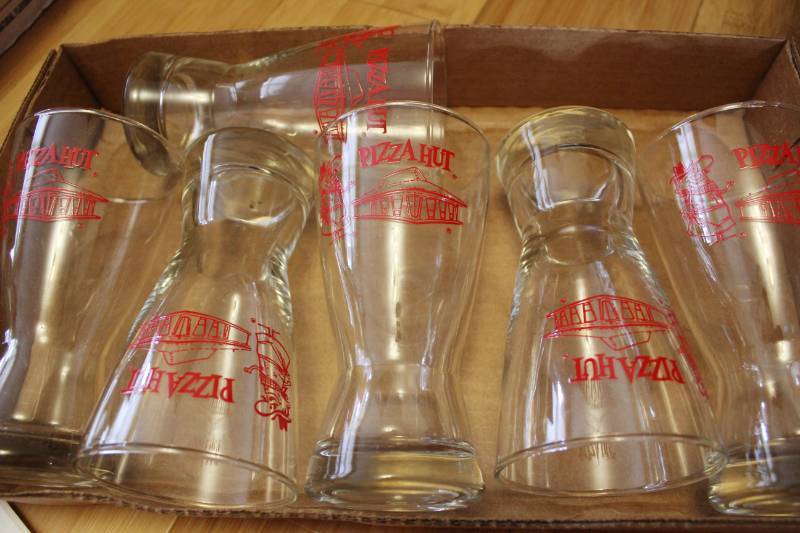 lot 1093 image: Lot of 6 Pizza Hut Pete Pilsner Glasses