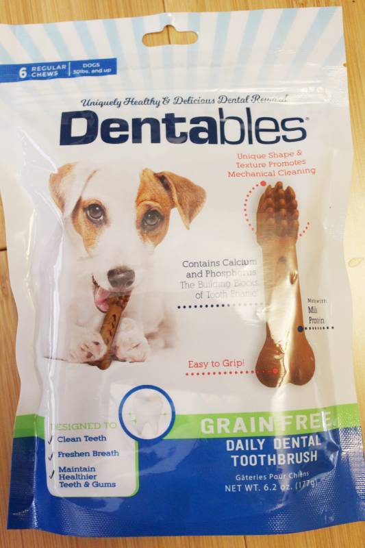 lot 1098 image: Dentables Dental Health Dog Treats