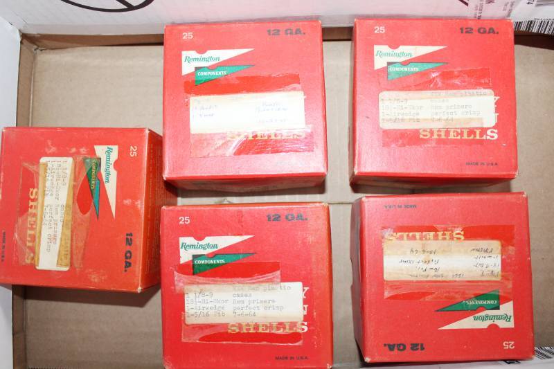 lot 1106 image: Twelve GA Shot Shells - 125 Rounds