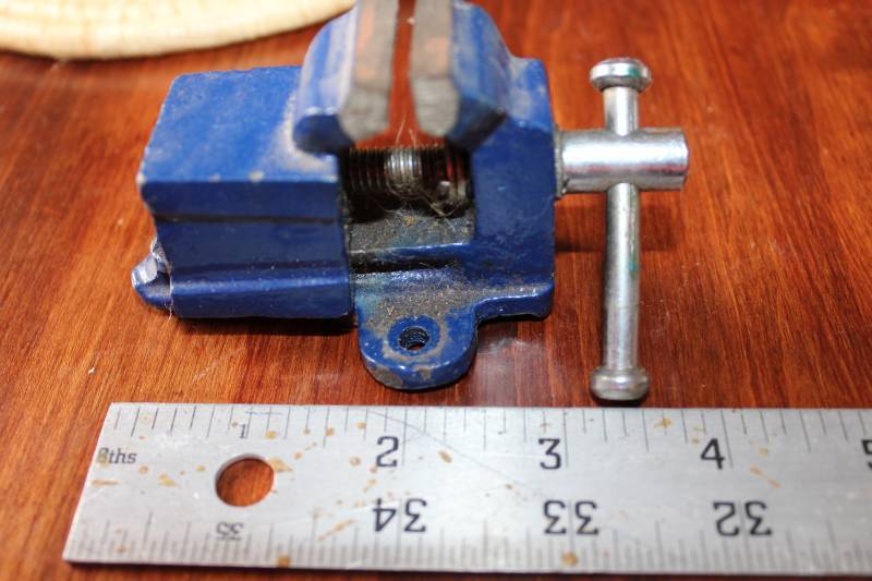 lot 1116 image: Mini Vise