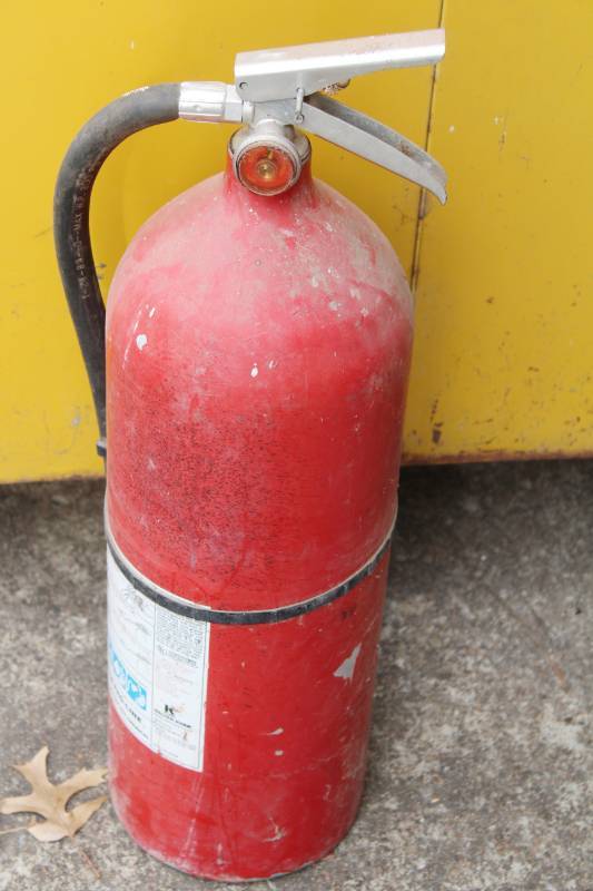 lot 1335 image: Fire Extinguisher