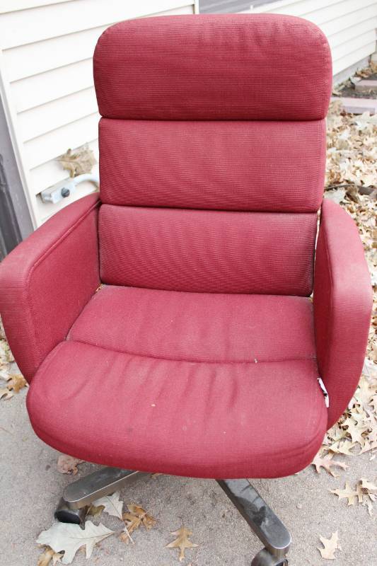 lot 1341 image: Office Chair - High Quality - Very Comfy