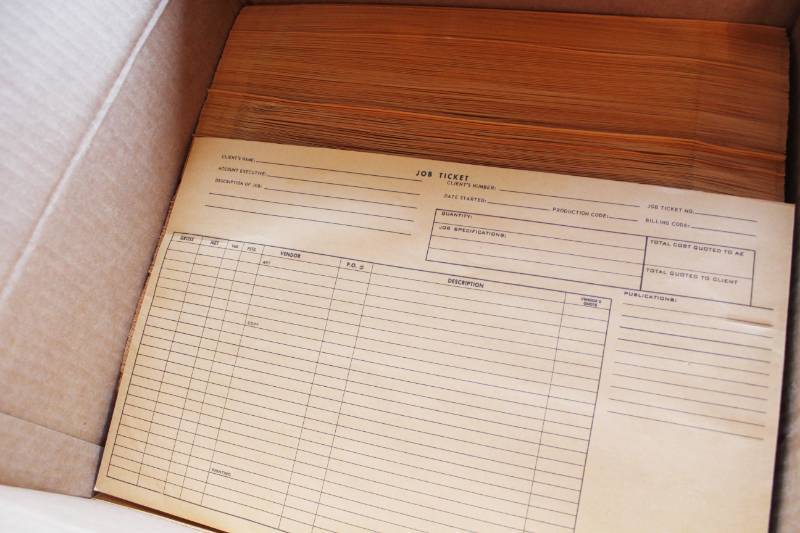 lot 1343 image: Envelopes-- Over 400-- Brown Kraft Catalog Envelopes