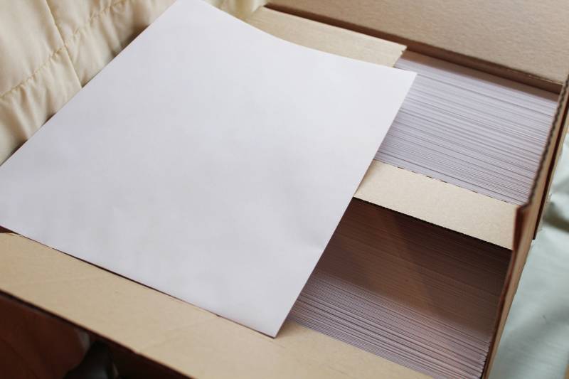 lot 1344 image: 10x13 White Wove Envelopes-Carton Open, Appears Full