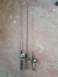 lot 12 image: Zebco Fishing Rod and Reel Combo Set