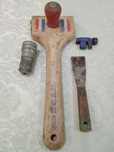 lot 18 image: Floor scraper, tiny copper cutter