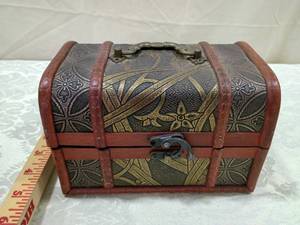 lot 30 image: Decorative Wooden Treasure Chest with Floral Design 4.5x7inches
