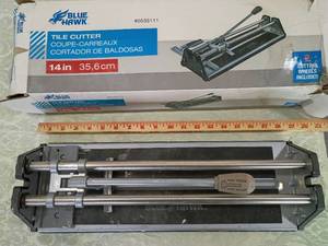 lot 34 image: Blue Hawk 14-inch Tile Cutter #0535111