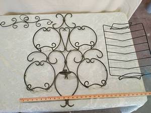 lot 37 image: Decorative Wrought Iron Wall Sconce 1 rack one small candle holder