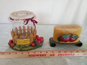 lot 62 image: Decorative Apple Theme Candle Holder Set