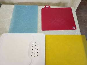lot 97 image: Cutting Board Set