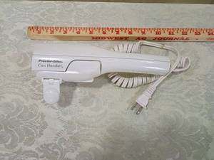 lot 98 image: Proctor Silex Electric Can Opener