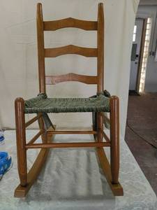 lot 101 image: Traditional Ladder Back Chair with Woven Seat