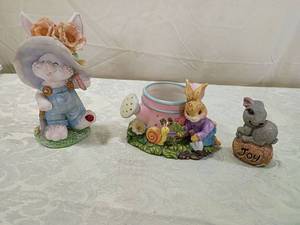 lot 104 image: Decorative Garden Bunny Figurine Set