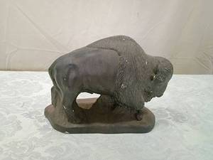 lot 121 image: American Buffalo Bronze Sculpture plaster