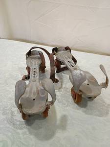 lot 164 image: Union Hardware Adjustable Roller Skates
