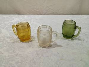 lot 172 image: Miniature Glass Beer Mug Set