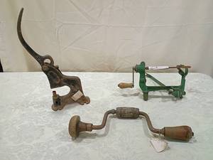 lot 178 image: Hand Crank potatoe Peeler and Wood Handle Brace and hand drill